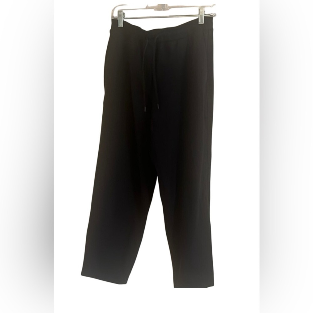 Lululemon Black Crop Drawstring Pant - women’s M